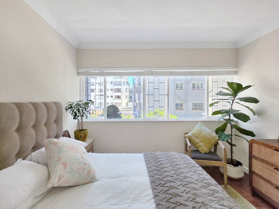 2 Bedroom Property for Sale in Sea Point Western Cape